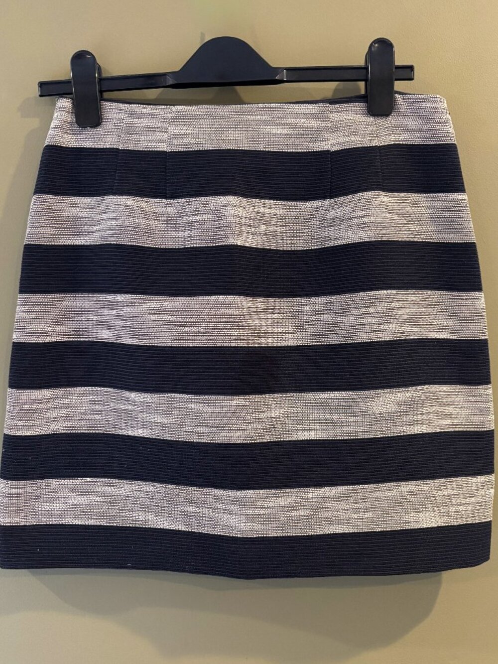 LOFT Navy Striped Textured Mini Skirt Size 4 | Great for Fall! 🍂